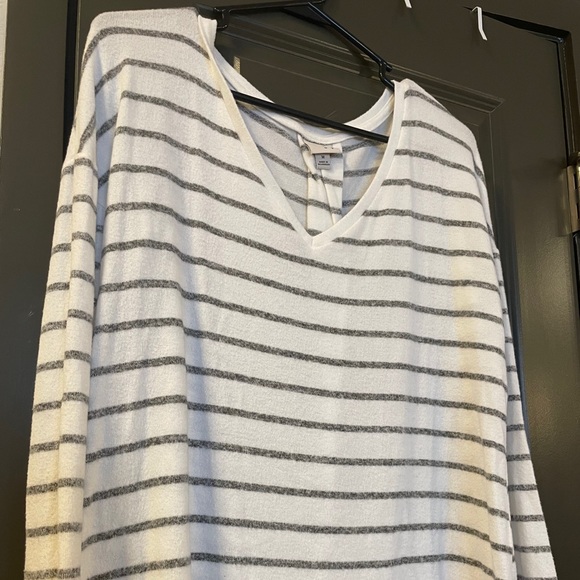 A New Day Gray & White Striped Long Sleeve Medium - Picture 3 of 4